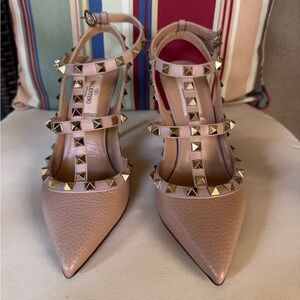 Valentino Rockstud Caged Pumps in Poudre